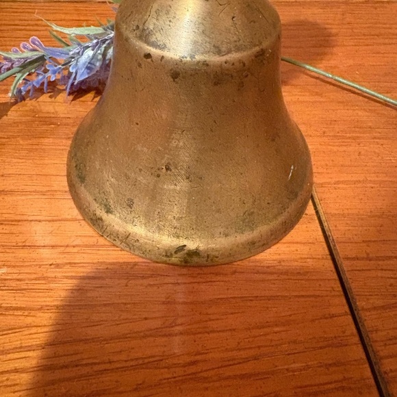 Antique brass school bell with a wooden handle vintage - Picture 3 of 10